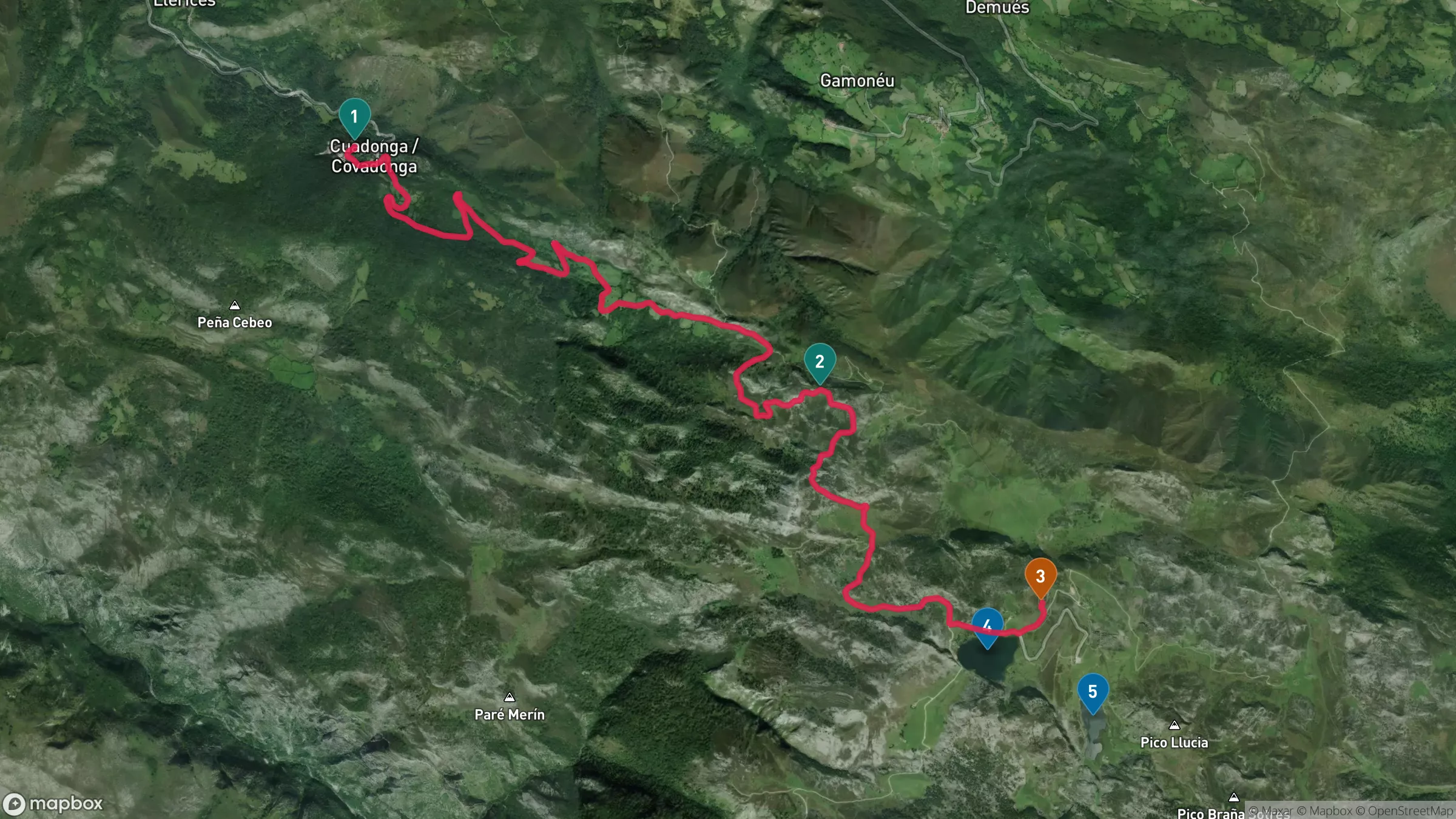 Satellite map of the CO-4 mountain road in Asturias. A red route line leaves Covadonga, marked 1, and climbs through tight switchbacks across forested limestone slopes, passing the Mirador de la Reina, marked 2, before reaching the Buferrera car park, marked 3, beside Lake Enol, marked 4, with Lake Ercina, marked 5, a short distance further east.