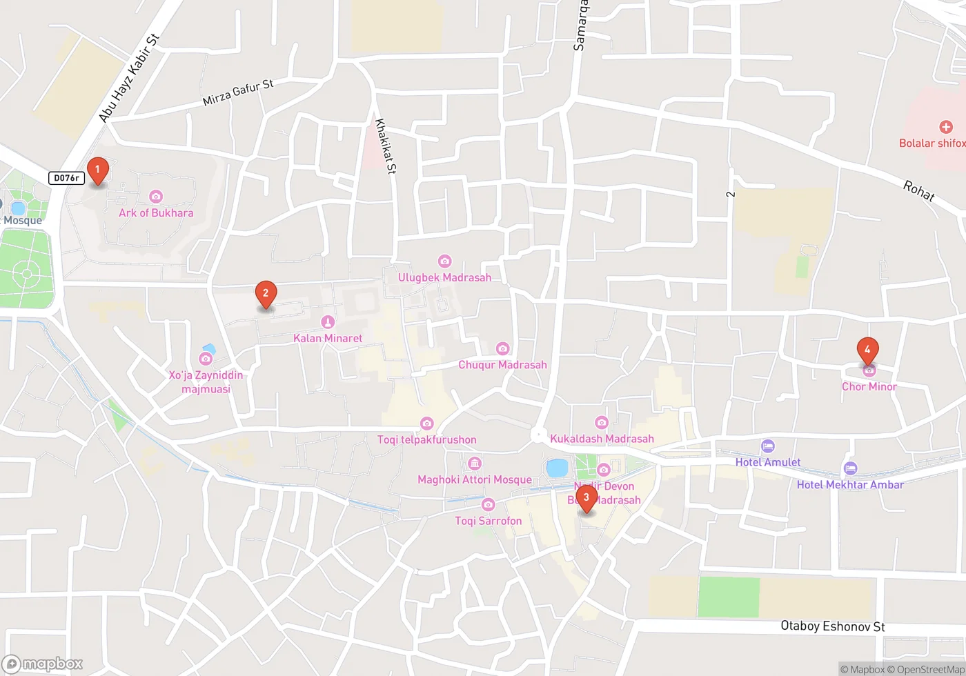 Street map of the Bukhara old town with numbered pins for the Ark fortress, the Po-i-Kalyan complex, the Lyab-i-Hauz pool and Chor Minor.